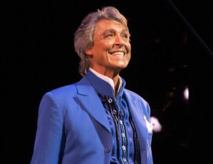 Tommy Tune Replaces Chita Rivera on Café Carlyle Calendar