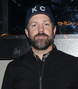 Jason Sudeikis to Take On Iconic Robin Williams Role in <em>Dead Poets Society</em>