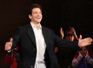 Andy Karl Makes a Triumphant Return to Broadway as <em>Groundhog Day</em> Opens