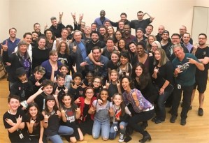 Andrew Lloyd Webber Visits <em>School of Rock</em> National Tour Cast