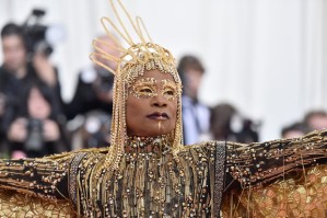 See Billy Porter's Red Carpet Entrance at the 2019 Met Gala