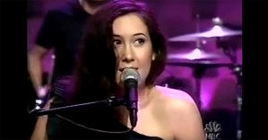 Flashback Friday: The <em>Beautiful</em> Vanessa Carlton Debuts "A Thousand Miles"