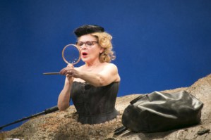 Dianne Wiest in Samuel's Beckett's <em>Happy Days</em> Joins Berkeley Rep Season