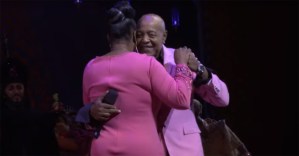 Peabo Bryson and Regina Belle Reunite at <em>Aladdin</em> to Sing "A Whole New World"