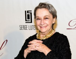 Broadway Theaters to Dim Lights in Memory of Tony Winner Zoe Caldwell