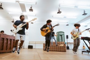 See Photos from the Rehearsal Room of <em>Sing Street</em> at the Huntington