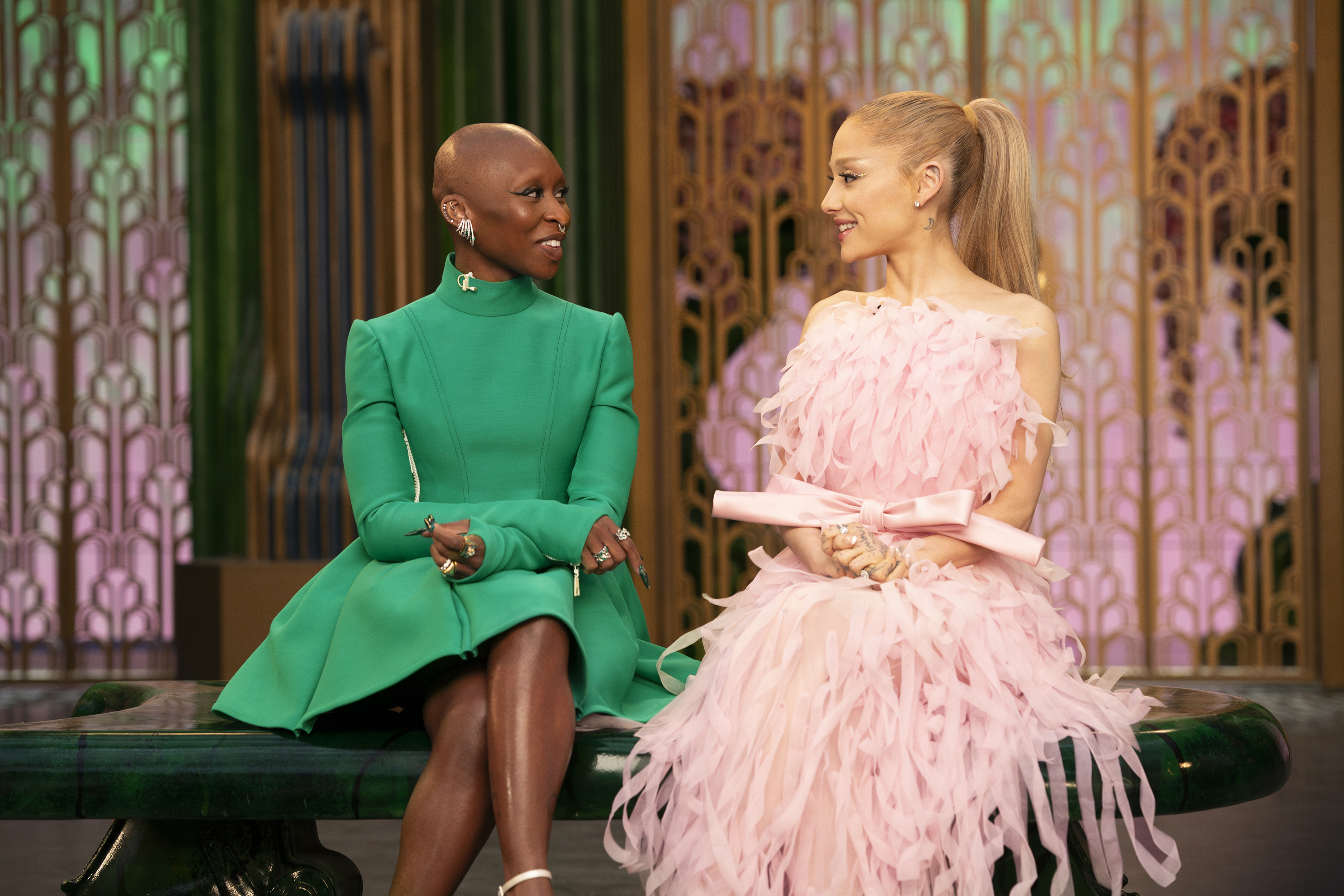 Cynthia Erivo and Ariana Grande (© Giles Keyte/NBC)