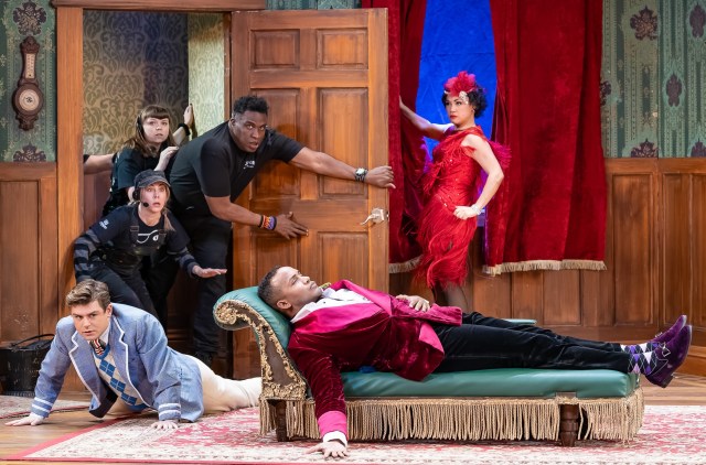 Garrett Clayton (on floor), Mary Faber, Paige Robitaille, Michael-Leon Wooley, Regina Fernandez and Sterling Sulieman (on sofa) (© Jason Niedle/TETHOS)