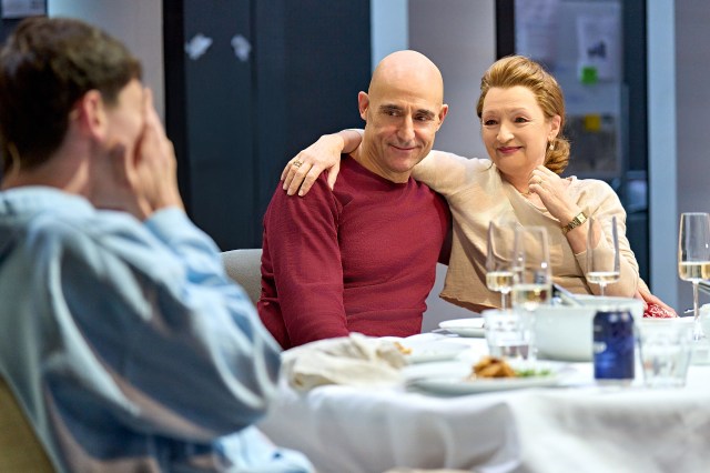 Oedipus. Jordan Scowen (Eteocles), Mark Strong (Oedipus) & Lesley Manville (Jocasta). Credit Manuel Harlan. 130